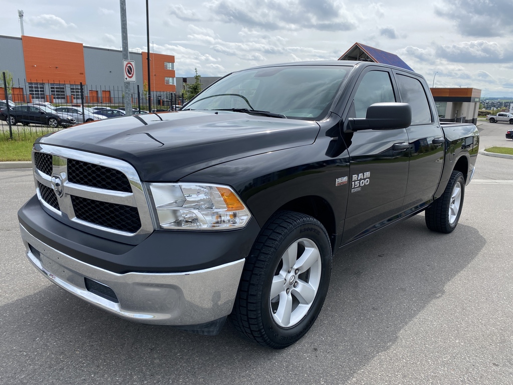 Pre-Owned 2019 Ram 1500 Classic SLT 4x4 Crew Cab 5'7 Box Truck in ...