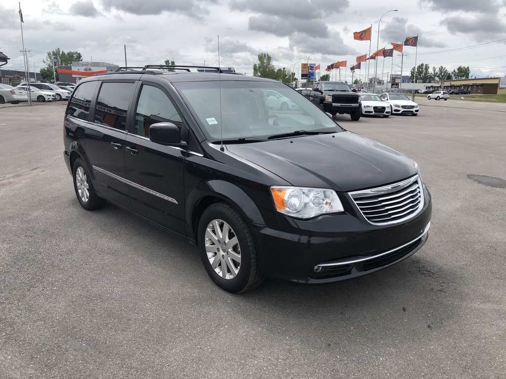 PreOwned 2013 Chrysler Town & Country 4dr Wgn Touring