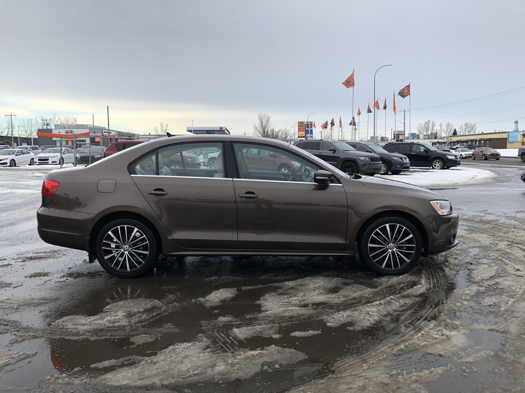 Pre-owned 2013 Volkswagen Jetta Sedan 4dr 2.0t Tdi Dsg Highline Sedan 